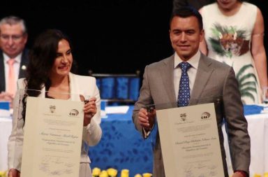 Daniel Noboa y Verónica Abad Rojas recibieron sus credenciales como presidente y vicepresidenta de la República del Ecuador.