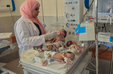 31 bebés prematuros fueron rescatados de Gaza