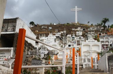 Cadáver de una mujer apareció en cementerio de Durán