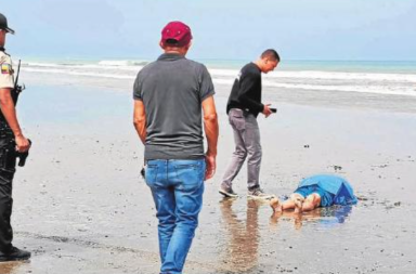 Cuerpo de hombre que se ahogó en la playa El Murciélago sigue en la morgue