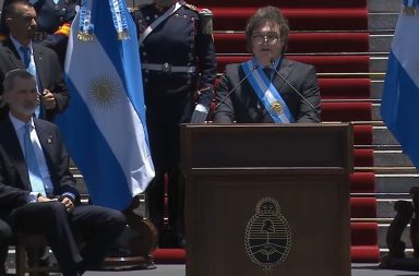 El ultraderechista Javier Milei tomó posesión como nuevo presidente de Argentina este domingo 10 de diciembre del 2023.