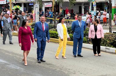 La Parroquia Calderón celebra 116 años con desfile estudiantil