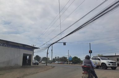 Un vendedor de jugos de coco quien a diario se ubicaba en un semáforo, en Portoviejo, lo asesinaron de varios disparos.