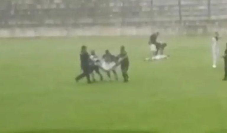 Futbolista muere al ser alcanzado por un rayo en pleno partido de fútbol