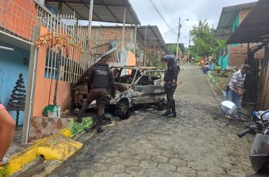 Un carro se incendió y causó alarma en Portoviejo