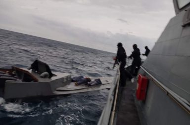 Fuerzas Armadas localizaron un semisumergible a 32 millas náuticas de Esmeraldas