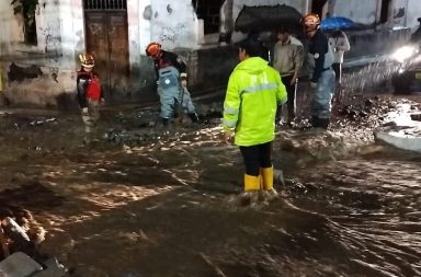 Las fuertes lluvias registradas en las últimas horas provocaron graves estragos en al menos tres provincias del país.