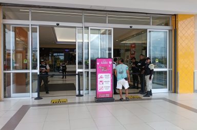 Intentan asaltar a un blindado en un centro comercial, en Daule