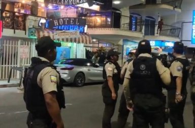 A vísperas del feriado de Carnaval se registró un ataque armado dentro de un bar en el malecón de Salinas.