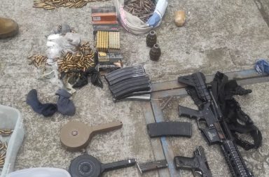 Militares encontraron armas en cárcel de Guayaquil.
