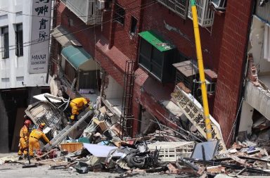 El potente terremoto de 7,5 grados registrado en Taiwán deja hasta el momento 10 fallecidos, más de 900 heridos y 135 atrapados.