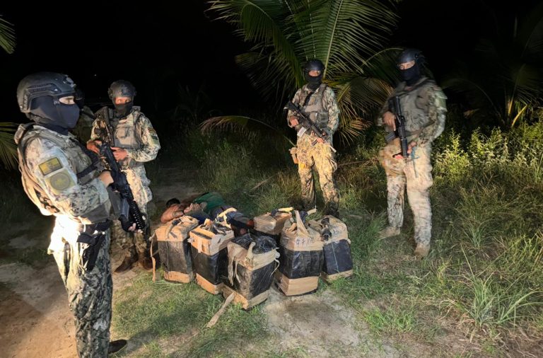 En el cantón Jama, ubicado en el norte de la provincia de Manabí, las autoridades decomisaron un cargamento de droga.