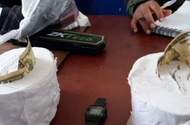 reos de la cárcel de El Oro guardaban dinero en papel higiénico