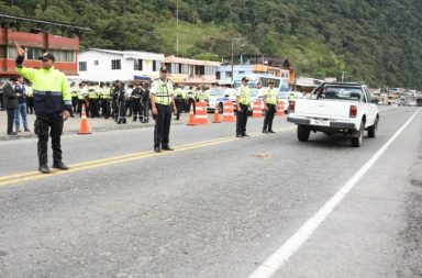 El alcalde de Santo Domingo, Wilson Erazo, continúa con su 'lucha' para que la Comisión de Tránsito del Ecuador (CTE) deje de trabajar en su jurisdicción cantonal.