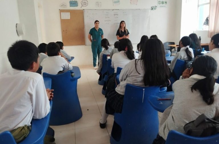 Según cifras del Ministerio de Educación del Ecuador para el período lectivo 2024-2025 más de 70 mil estudiantes no se matricularon en la región Costa-Galápagos.