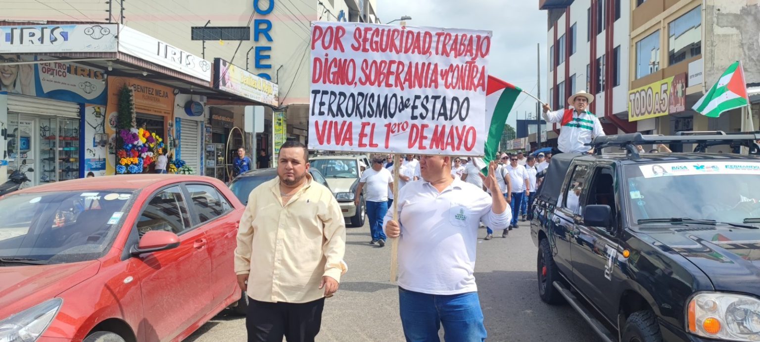 Una marcha por el Día del Trabajador recorrió las calles de Portoviejo