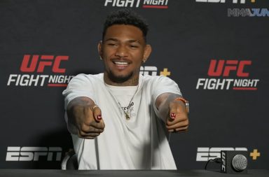 Michael Morales se enfrenta a Neil Magny