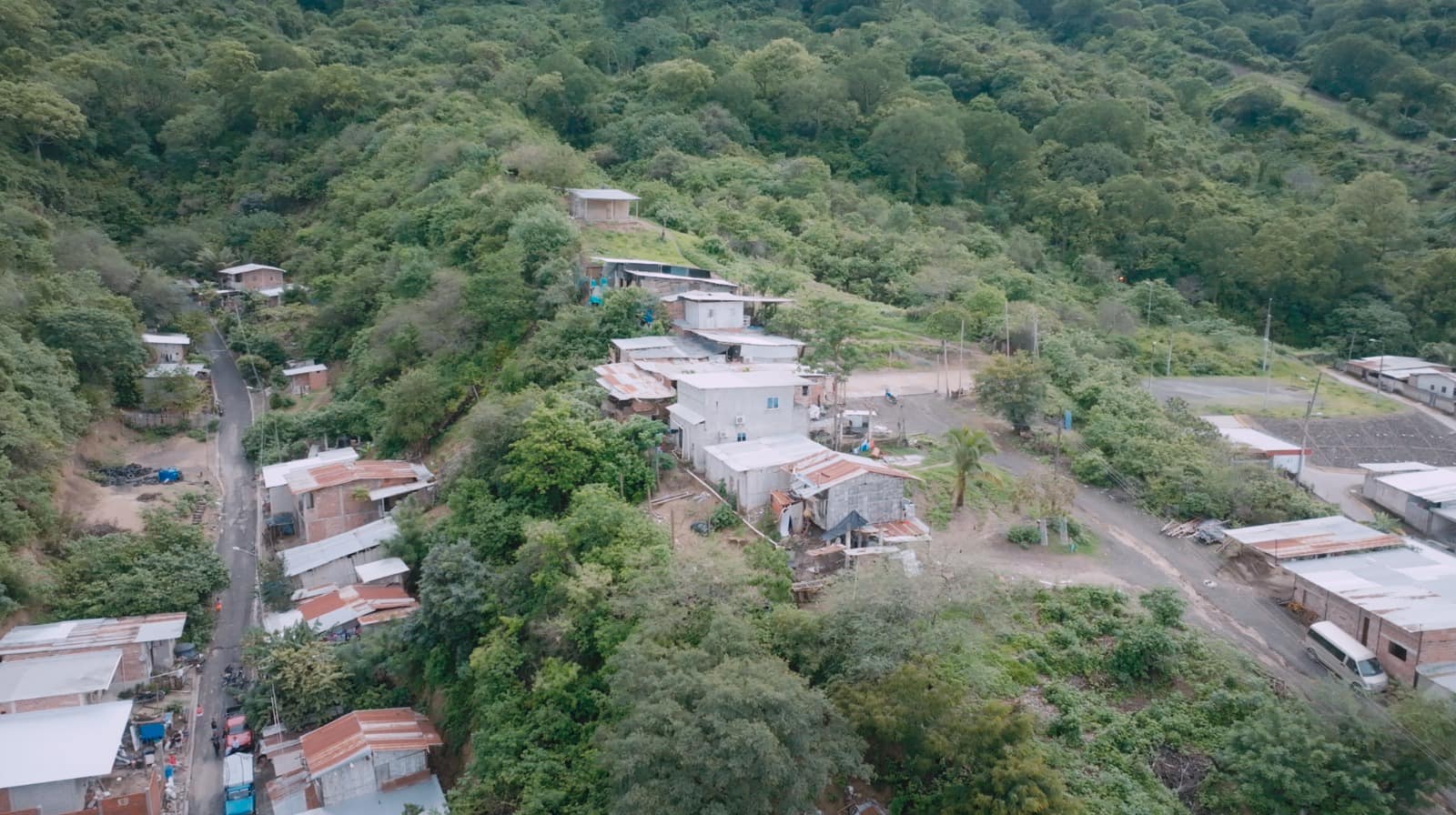 Portoviejo Alcalde Javier Pincay Gobierno Inmobiliar MIES Miduvi familias zona riesgo