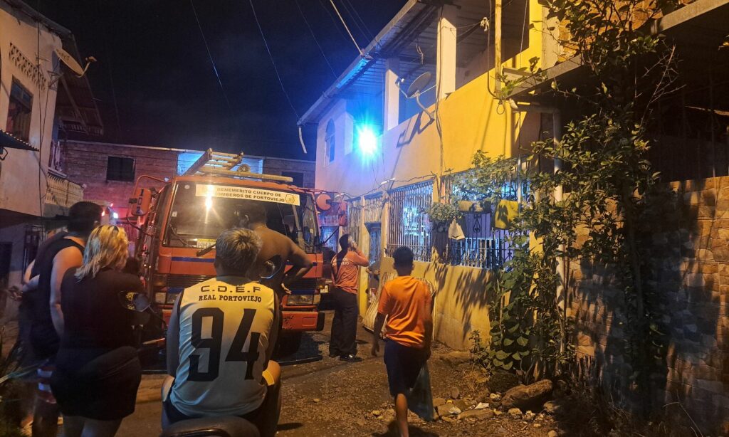 Conato de Incendio en el sector de las Villas 15 de Abril de Portoviejo