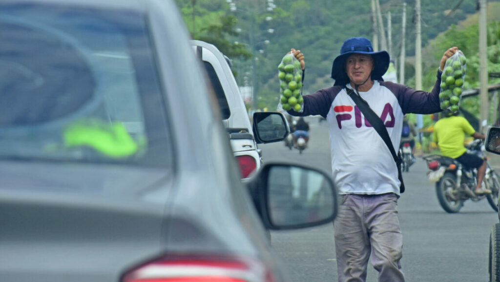 Comercio informal, utilidades, Manabi