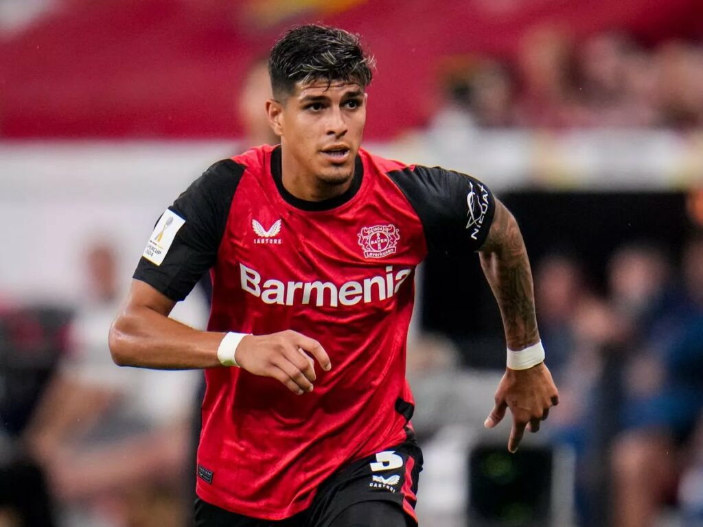 El defensa ecuatoriano Piero Hincapié, que milita en el Bayern Leverkusen
