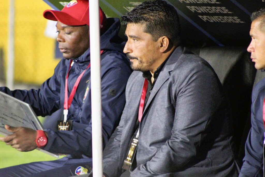 Omar Asad, técnico de El Nacional