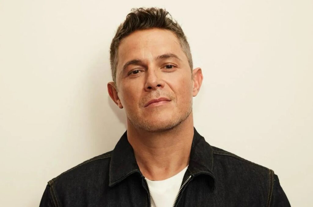 Alejandro Sanz revela que sus errores construyeron su éxito, en medio de la preparación de su próximo disco