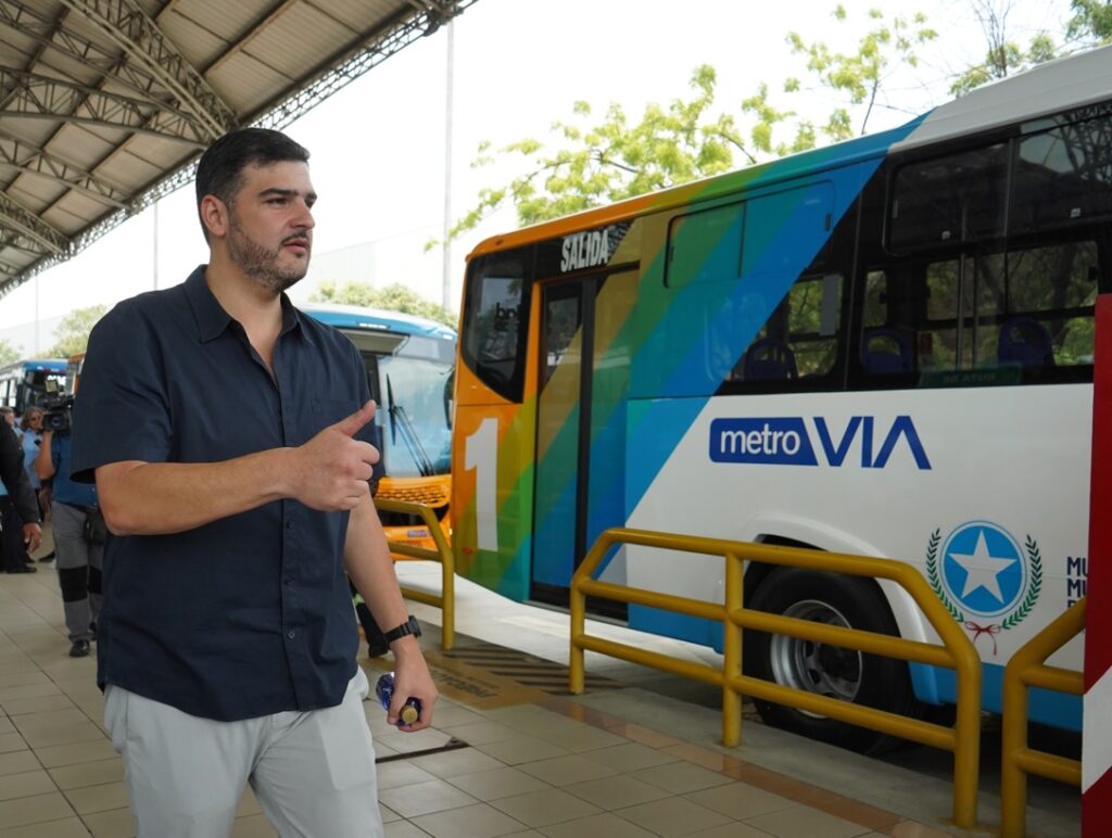Aquiles Álvarez, alcalde de Guayaquil