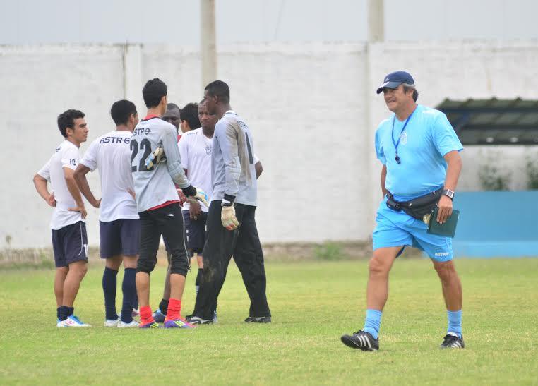 Armando Osma dirigió también al Manta FC durante el 2012 y 2014.