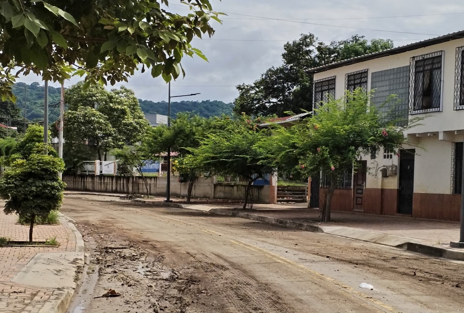 Ciudadanos demandan mantenimiento de tuberías y alcantarillado para evitar calles inundadas y mitigar los riesgos ante las próximas lluvias.