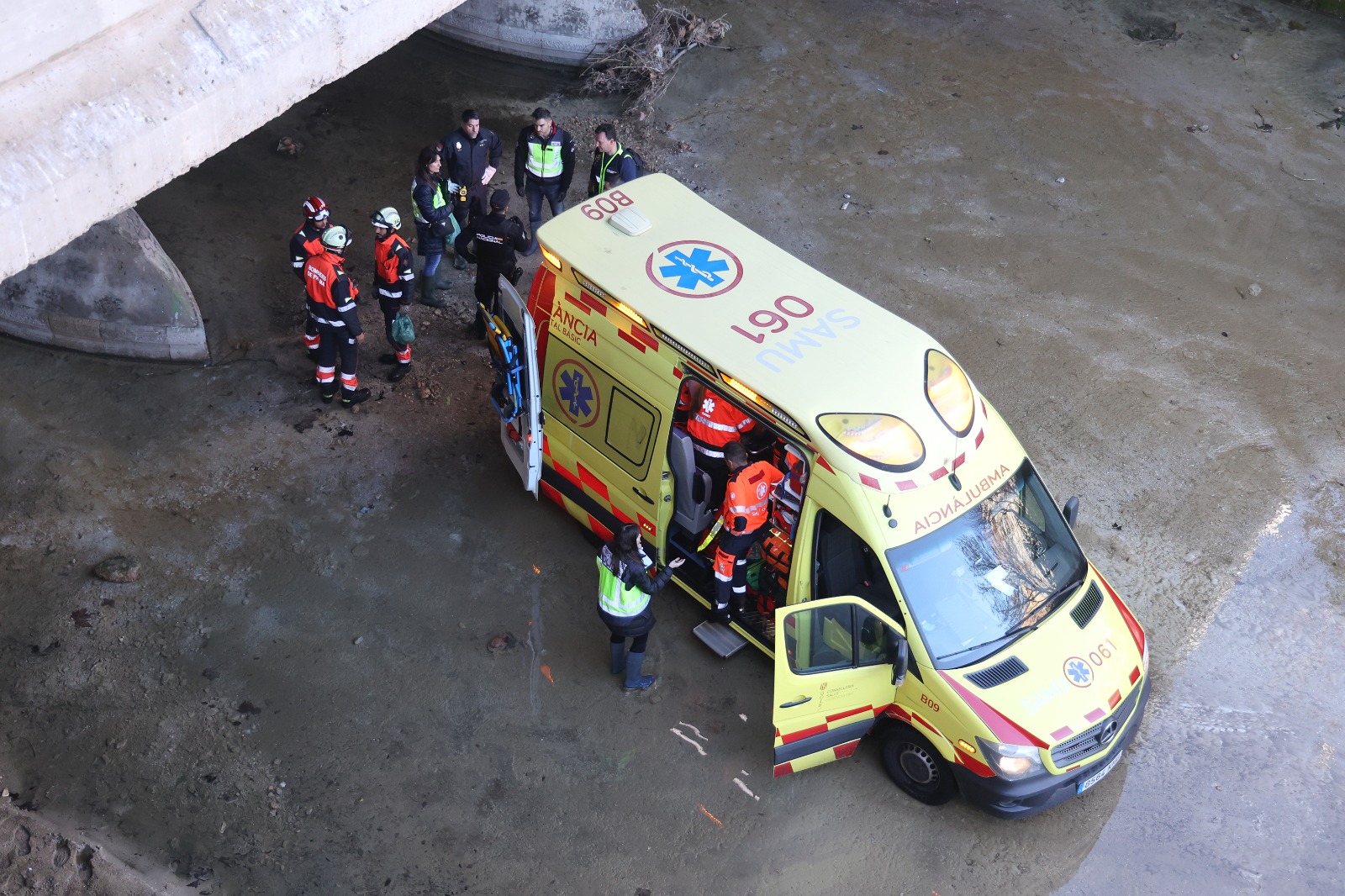 Ecuatoriano es detenido en España por agredir a personal médico y policías que llegaron a atender emergencia
