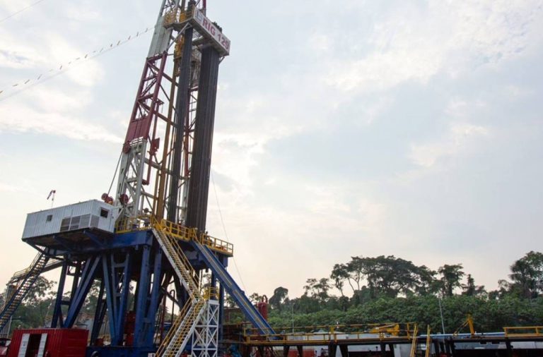 El actual Gobierno vende Ecuador mientras pueda, el país ha perdido el campo petrolífero Sacha