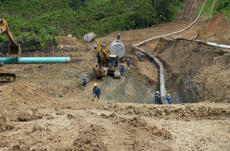 Esmeraldas. Derrame de petróleo en Quinindé pudo haber sido provocado, según ministra Inés Manzano