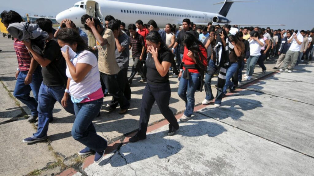 ee-uu-fija-el-24-de-abril-como-limite-para-autodeportarse-mediante-la-aplicacion-cbp-home