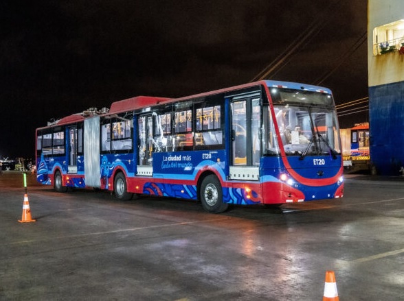 La Aduana del Ecuador confirmó que los 14 trolebuses eléctricos retenidos tenían la “salida autorizada”. Esto tras cumplir con los trámites de nacionalización.