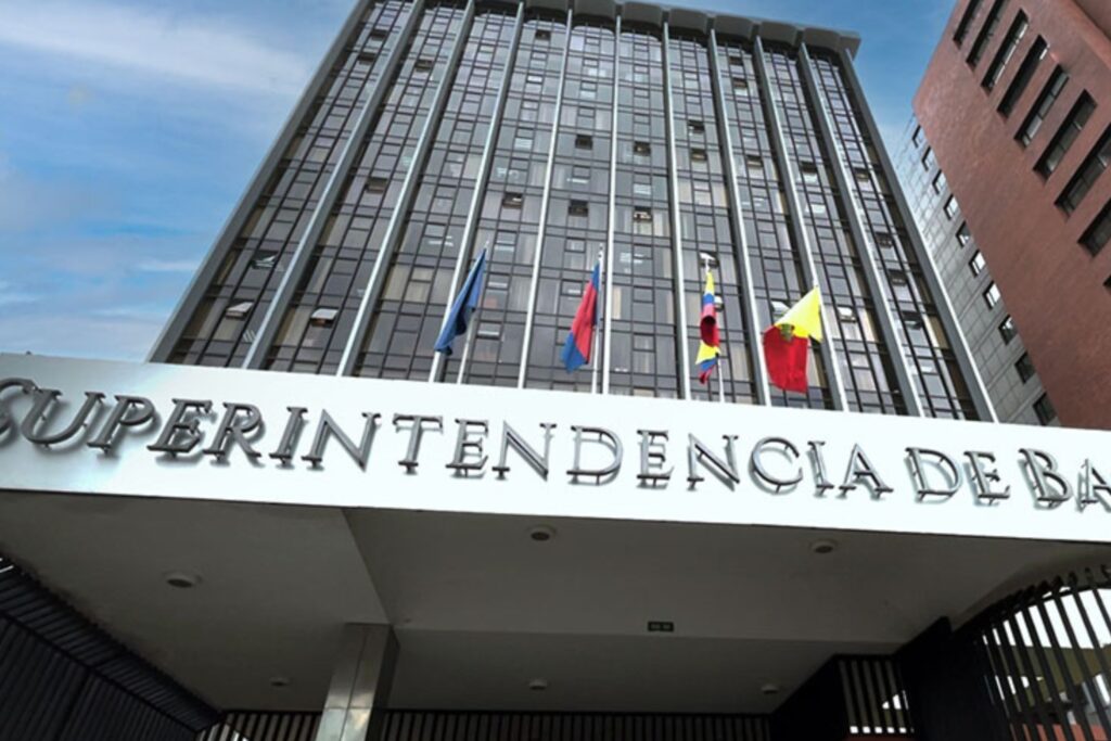 La Superintendencia de Bancos advierte sobre entidades no autorizadas para actividades financieras dentro del país.