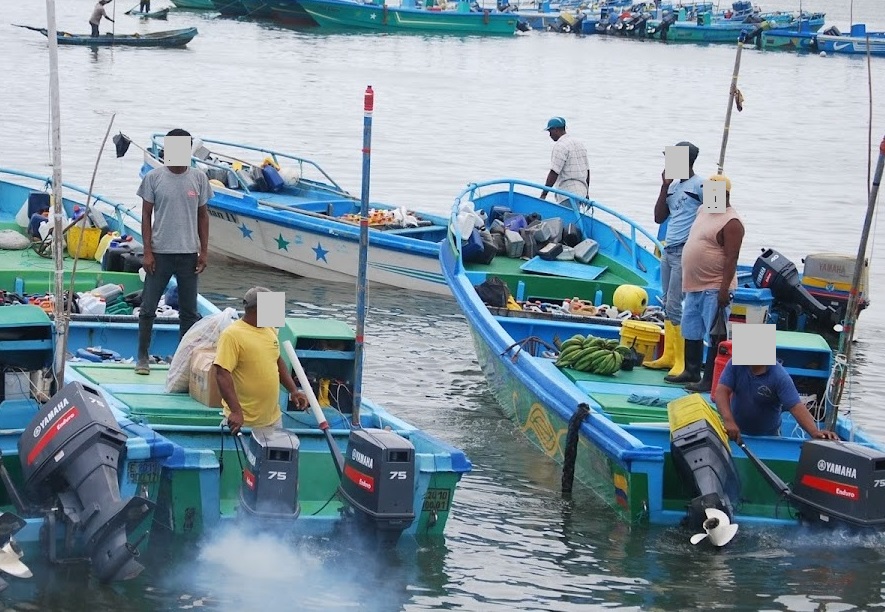 Los pescadores de varias localidades manabitas deben cargar consigo una cartilla para evitar ser víctimas de la delincuencia.