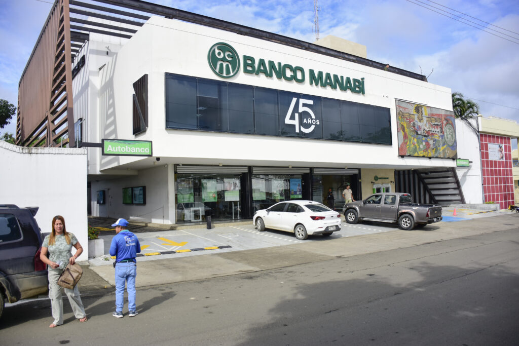 Pequeños empresarios crearon el Banco Comercial de Manabí
