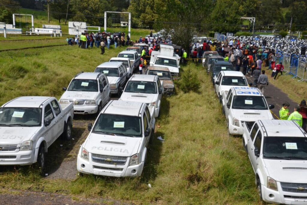 Policía Nacional inicia remate de vehículos 2025 con precios desde 35 dólares.