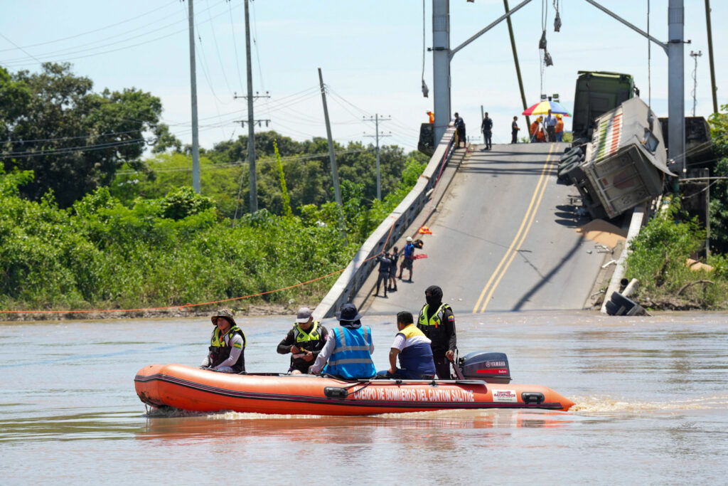 Prefectura del Guayas entregó documentación sobre mantenimientos del puente Gonzalo Icaza Cornejo tras colapso de la estructura.