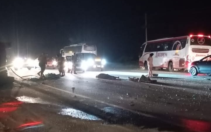 Accidente camión militar vía Guayaquil Santa Elena