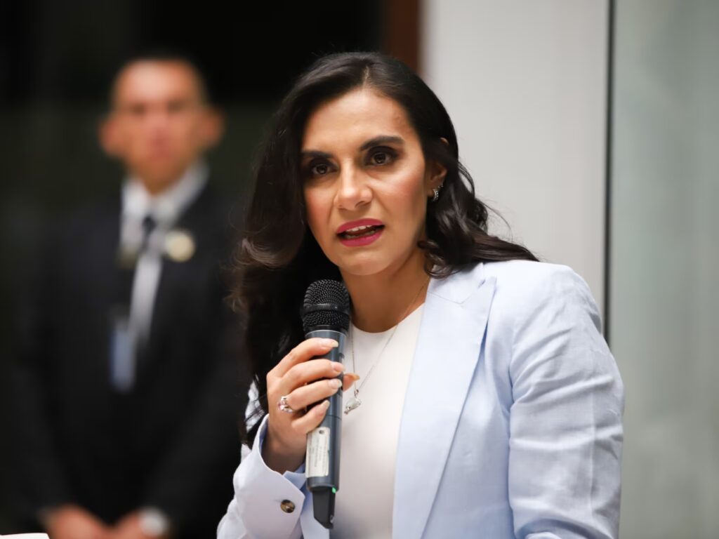 Vicepresidenta Verónica Abad no podrá ejercer cargos públicos tras sanción del TCE