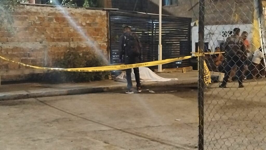 Hombre asesinado en el barrio 12 de Octubre de la parroquia Tarqui, en Manta.