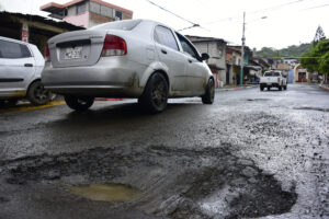BACHES CALLE ELOY ALFARO Y CRISTO REY