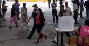 Elecciones en Ecuador: Ciudadanos detenidos en Rocafuerte, Montecristi y Calceta por intentar manipular las votaciones.