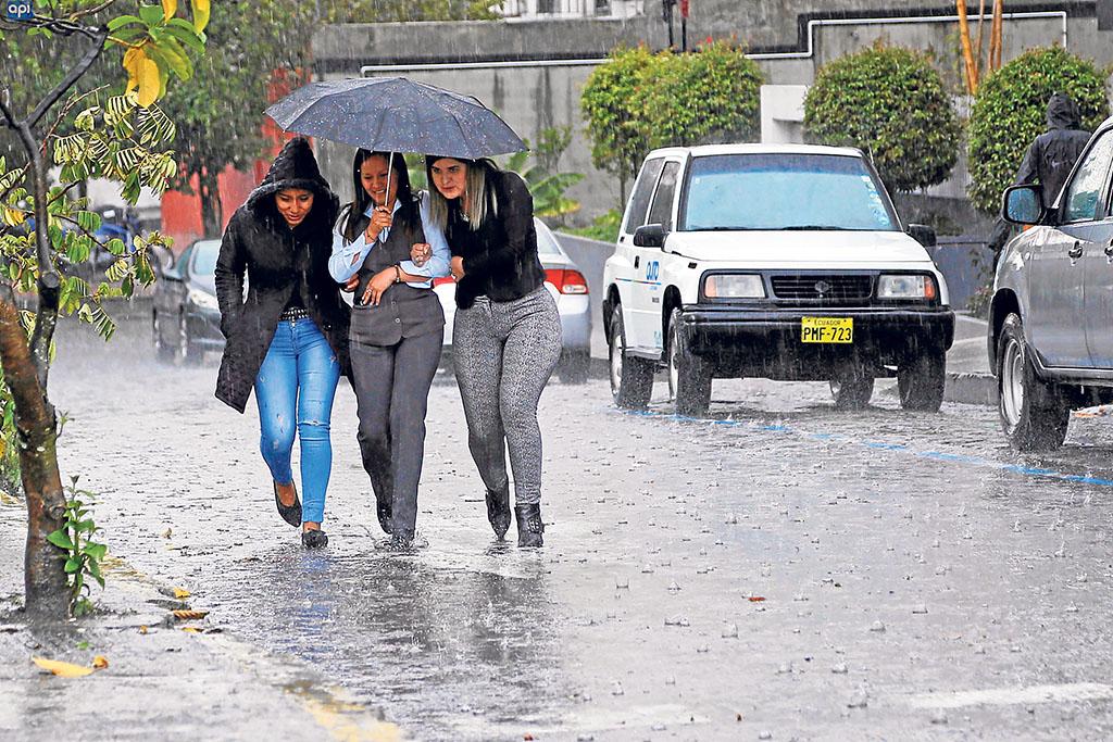 ¿Lluvias o calma este sábado? Así podría estar el clima en Ecuador mañana