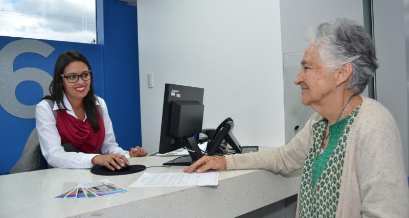 ¡Adultos mayores! Así puedes recibir el bono $50 mensuales del MIES