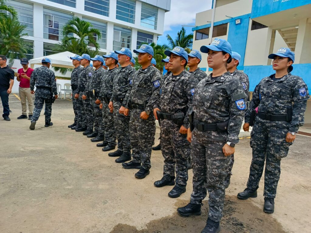 Cascos Azules de la Policía llegaron a Manabí para ayuda humanitaria.