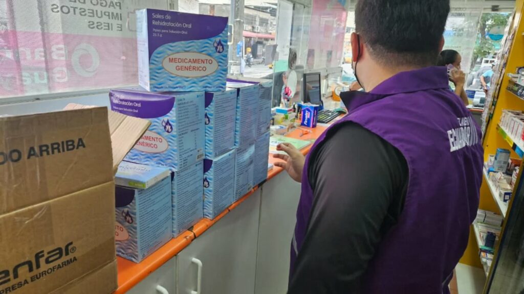 Arcsa decomisa medicamentos adulterados y robados en Guayaquil