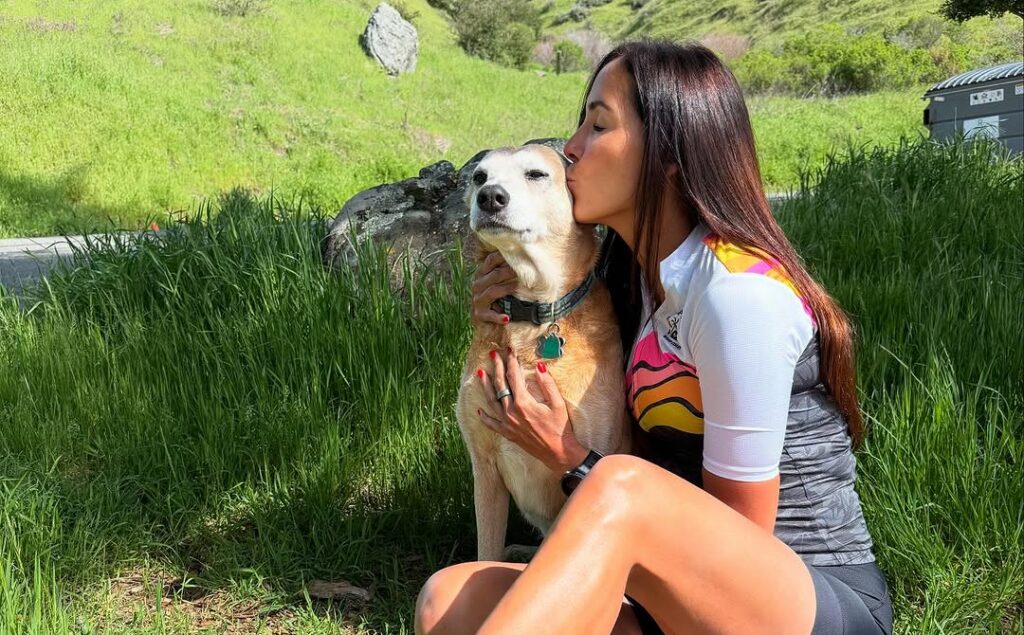 La Flaca Guerrero llora por su perro Pinchi: ¡Mira por qué viajó tan lejos!